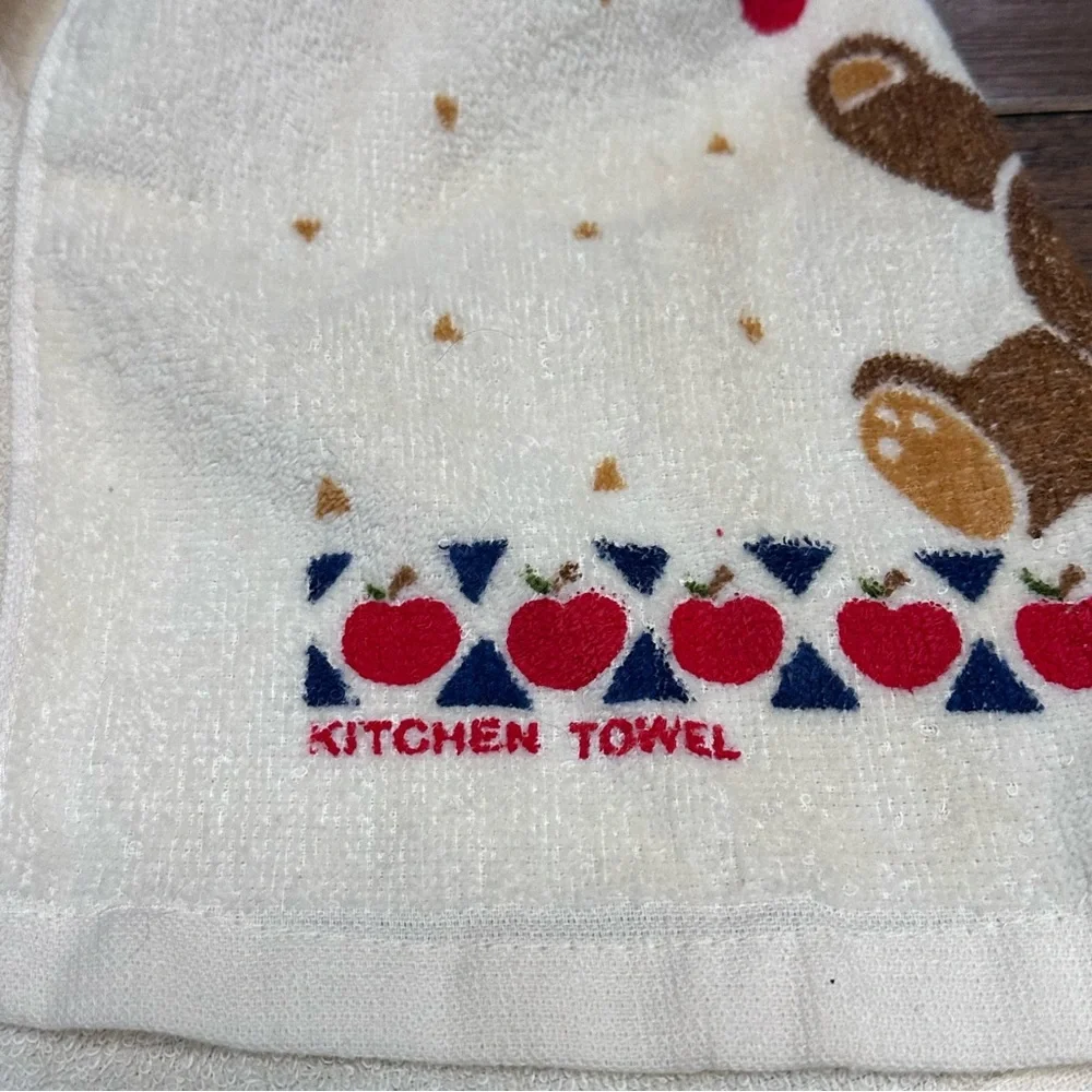 Vintage‎ Handmade Crochet Kitchen Towel Teddy Bear Apples Red White 90’s vibe